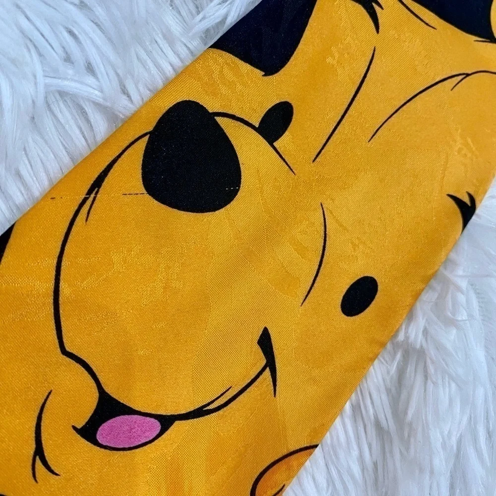 Vintage Disney Winnie the Pooh eating Honey Tie